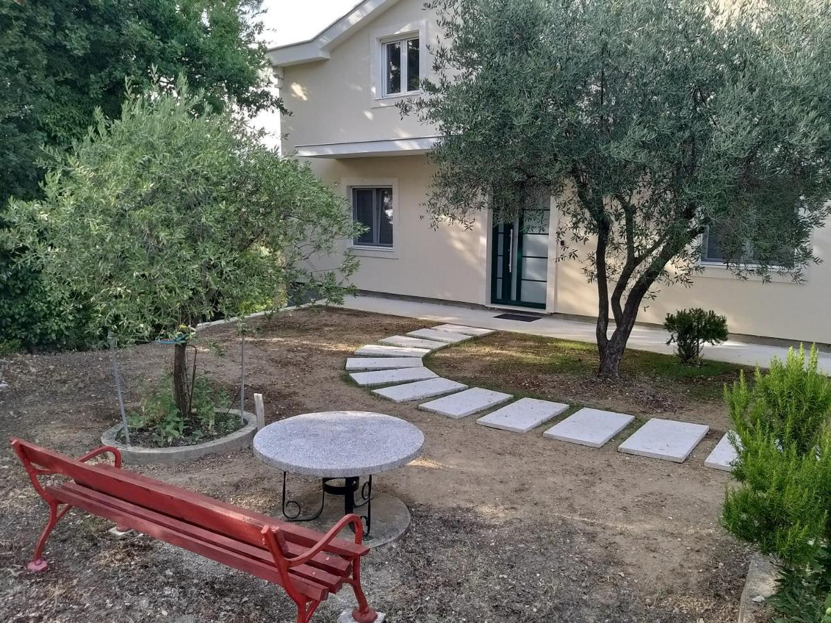 شقة Petivat Gardens المظهر الخارجي الصورة